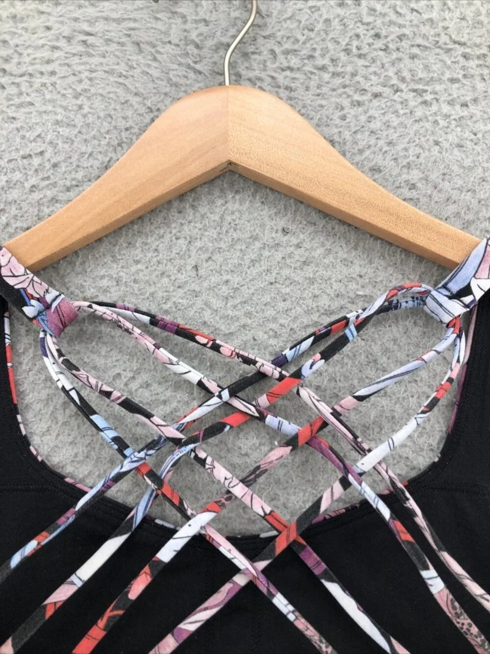 Lululemon Free To Be Bra Wild Womens 6 Small Multi Floral Crossback Straps Yoga